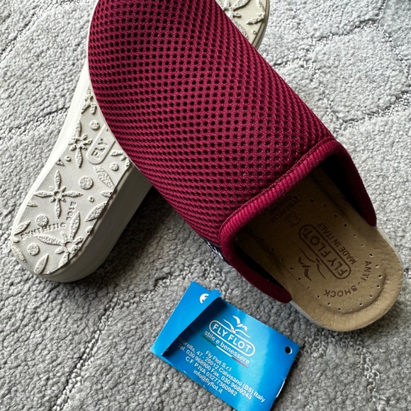 Beautiful Flyflot anti shock made in Italy slip on Burgundy clog size 35 EU 5 US - Picture 3 of 12